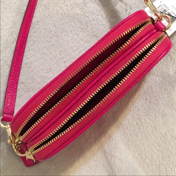 CHECK @thedustycarrot 🆕Pink/Ruby Small Coach - Picture 4 of 14